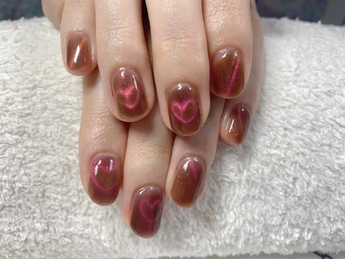 ネイル ハート マグネットネイル ニュアンスネイル🌈 MYU Nailsのネイルデザイン