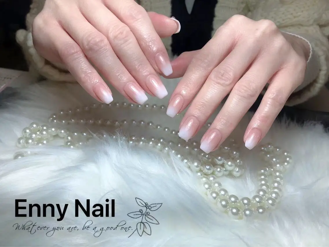 ネイル チークネイル フットネイル フレンチネイル ジェルネイル ガラスフレンチ Nailsalon Ennyのネイルデザイン