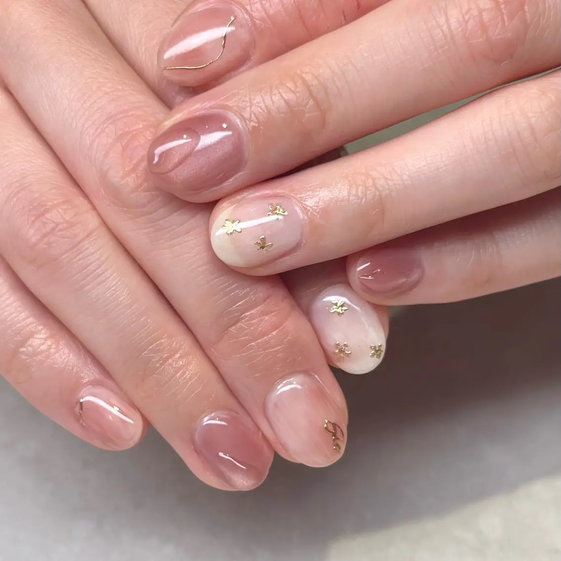 ネイル ニュアンスネイル aoi .のネイルデザイン