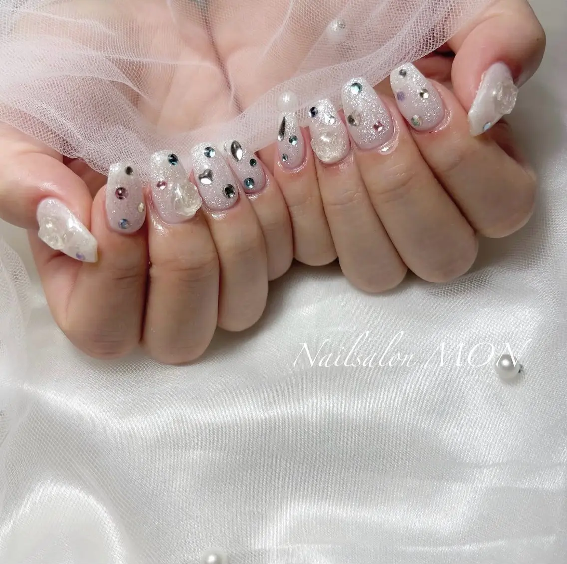 ネイル ストーンネイル ハンドネイル Nailsalon MONのネイルデザイン