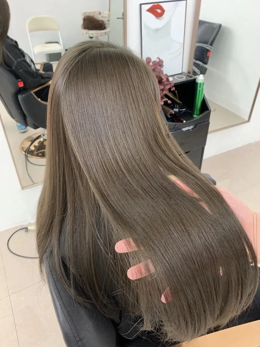 セミロング カラー カット ヘアカラー トリートメント 赤み消しカラー/ ミントカラー/トモキのヘアスタイル