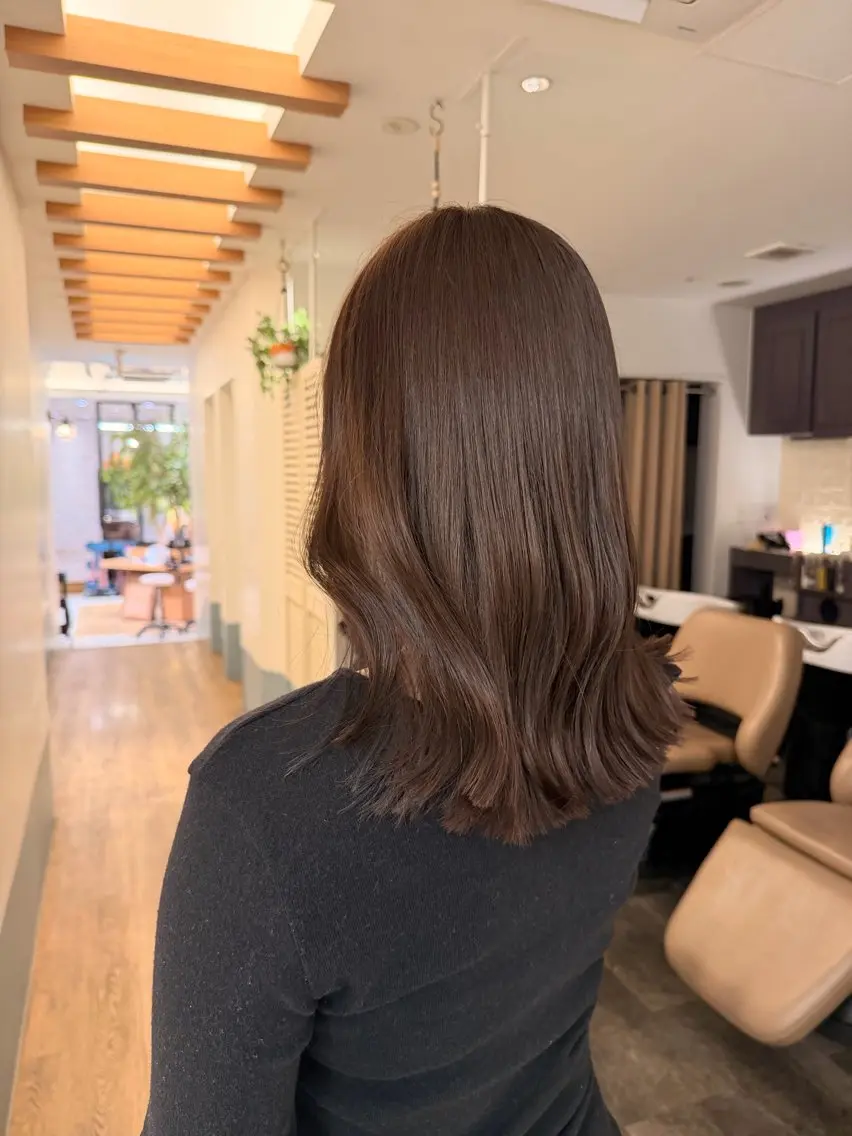 セミロング カット ヘアカラー トリートメント ホリグチ ルナのヘアスタイル