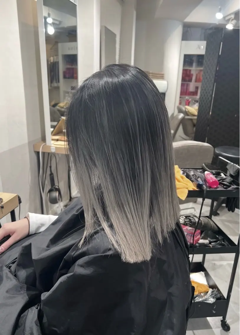 ミディアム カラー バレイヤージュ グレージュ レイヤーカット 指名数No.1 /NAOYAのヘアスタイル