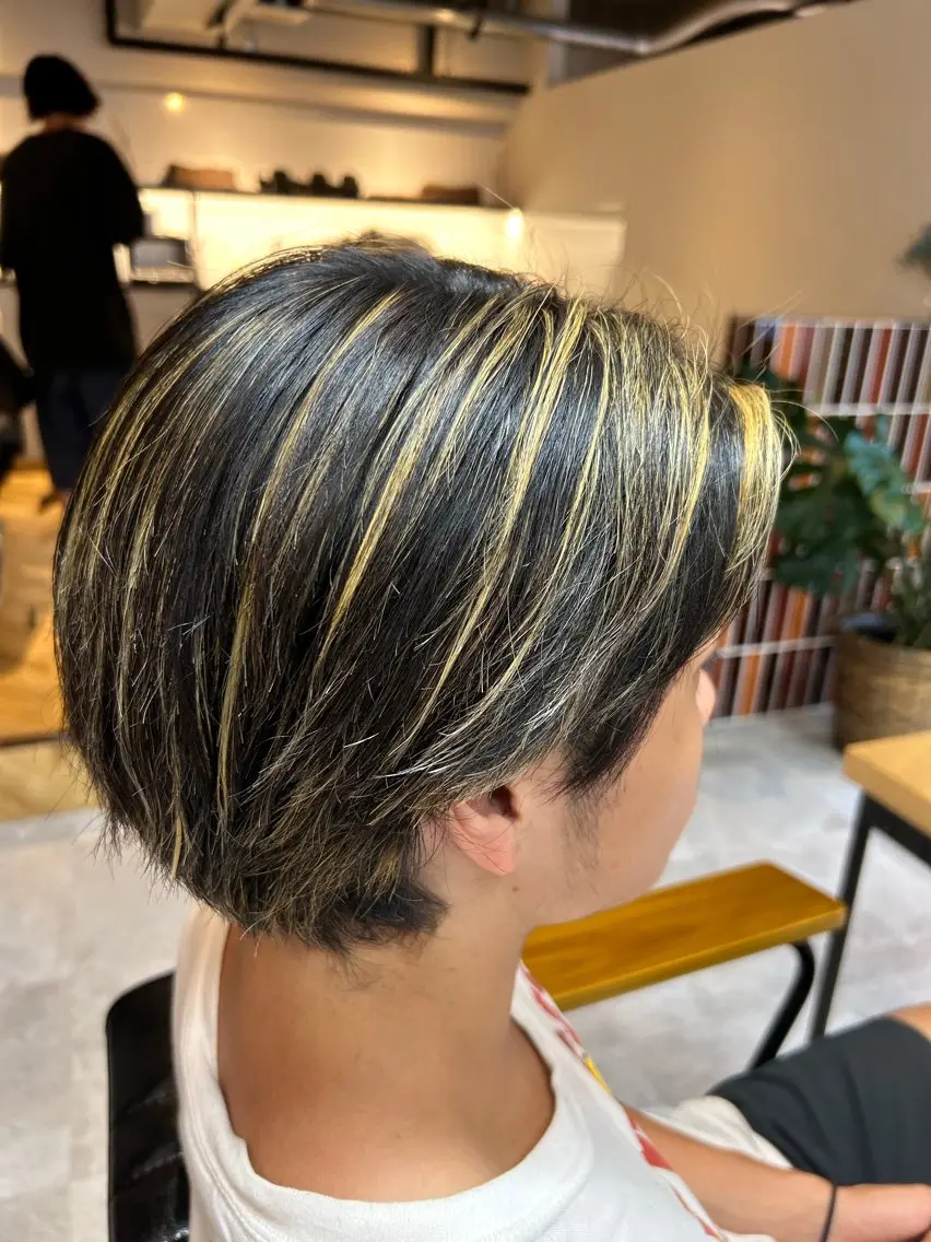 カラー 渡邉 峻弥のヘアスタイル