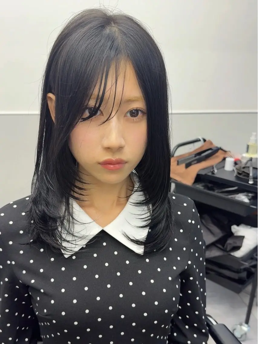 セミロング カラー ダークグレー レイヤーカット カット ヘアカラー トリートメント 韓国ヘア🇰🇷 スズキのヘアスタイル