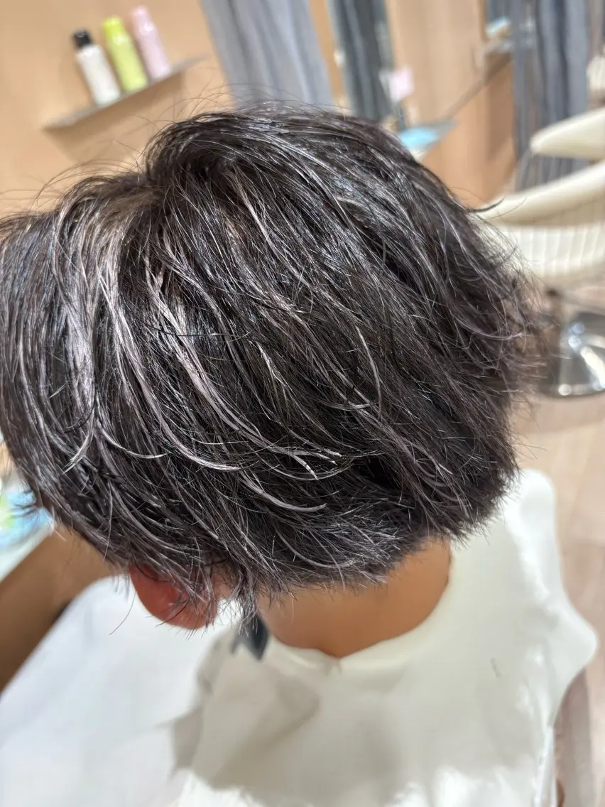 カラー パーマ ハイライトカラー 艶カラー/レイヤー /chere 金剛店のヘアスタイル