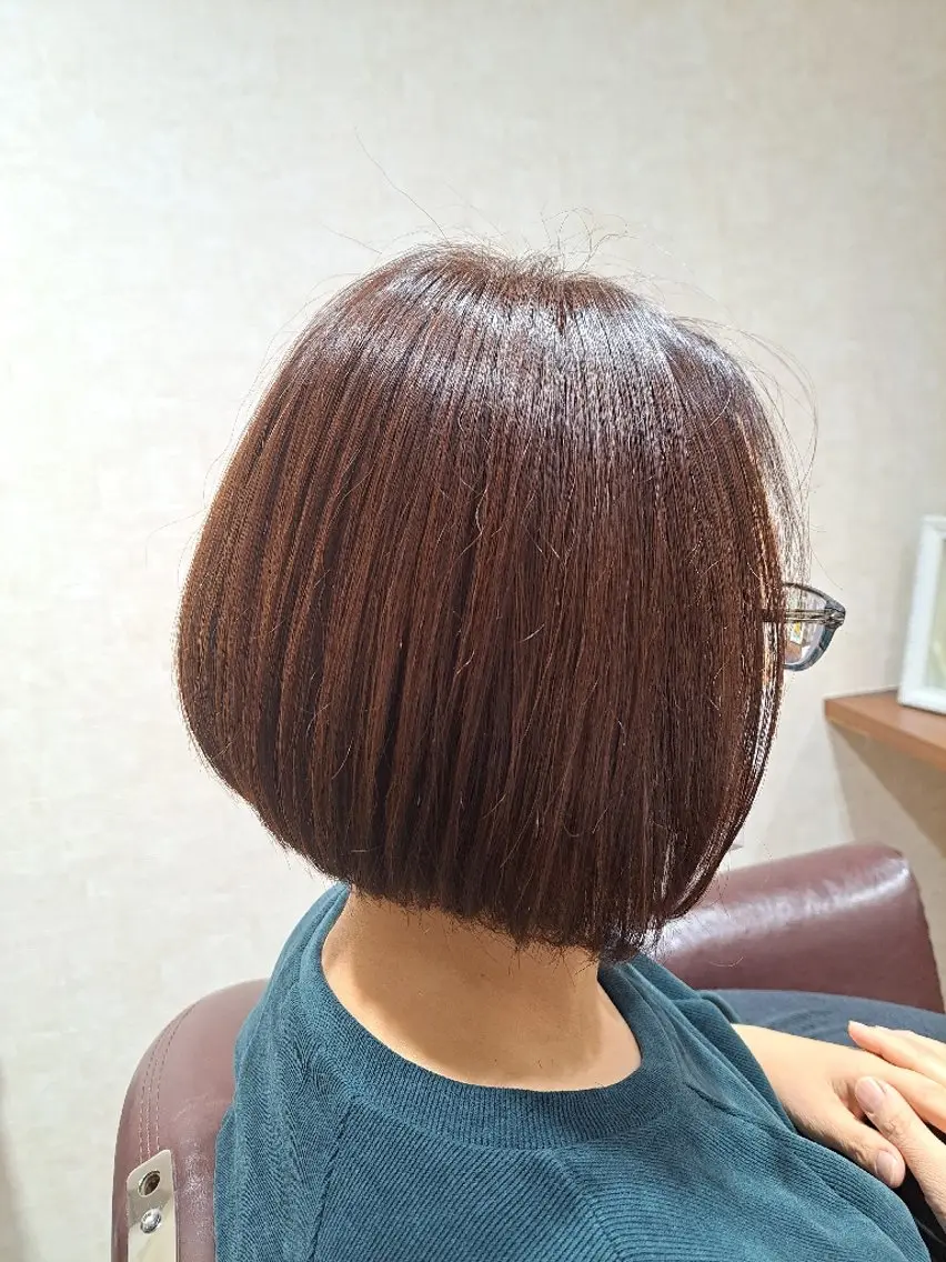 ショート カラー 赤木 優のヘアスタイル