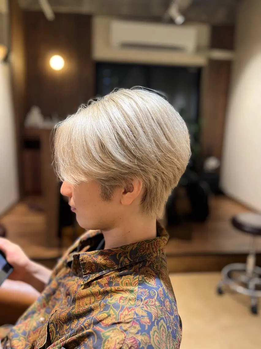 ショート カラー メンズ メンズブリーチ ブリーチ ショートヘア end roll りんのヘアスタイル