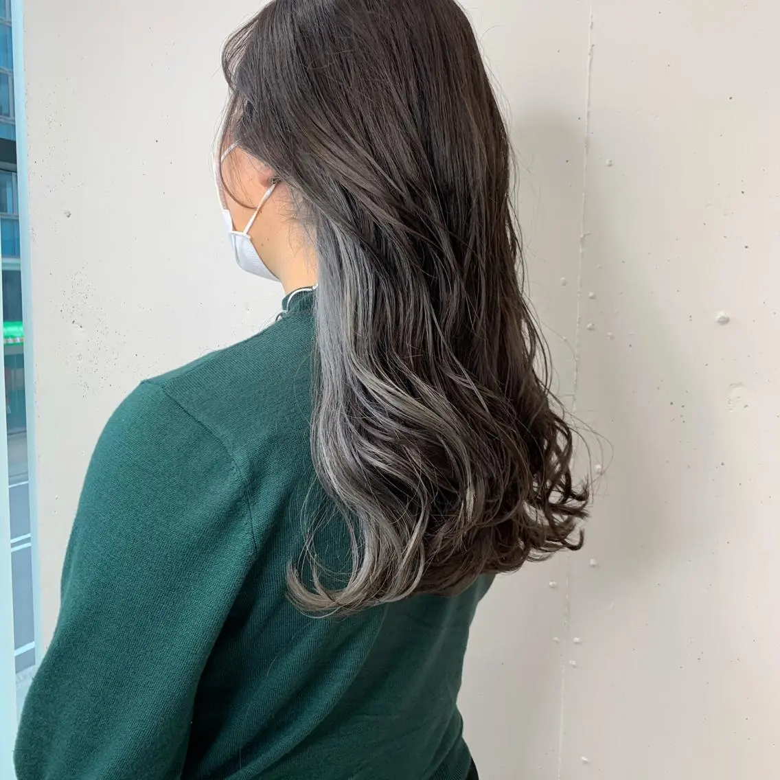ロング カラー ヘアアレンジ イヤリングカラー シルバー マツオカ マコのヘアスタイル