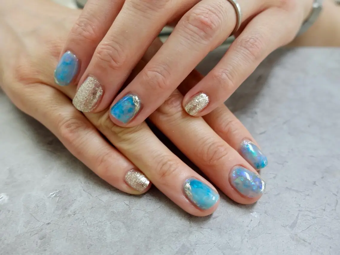 ネイル ブルー ゴールド ショートネイル Nail salon Halea 原田さえのネイルデザイン