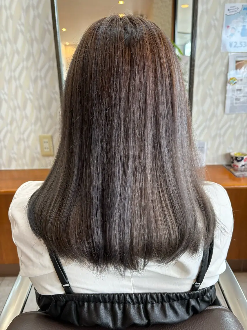 ミディアム カラー ヘアカラー 亀山 来未のヘアスタイル