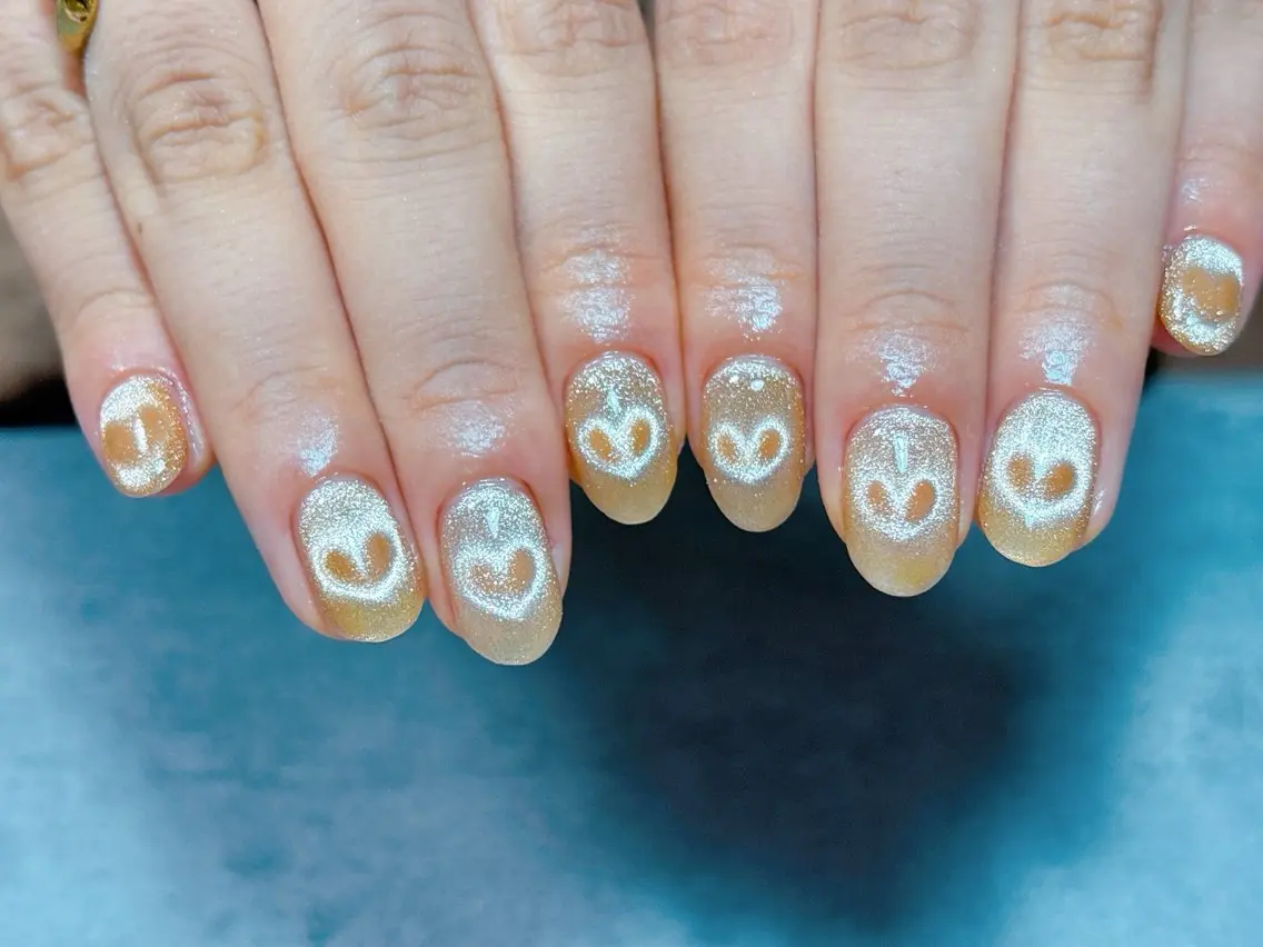 ネイル アートネイル チークネイル ジェルネイル ハロウィン ハート ハンドネイル ハンドケア 💫ゆか_ Nailartistのネイルデザイン