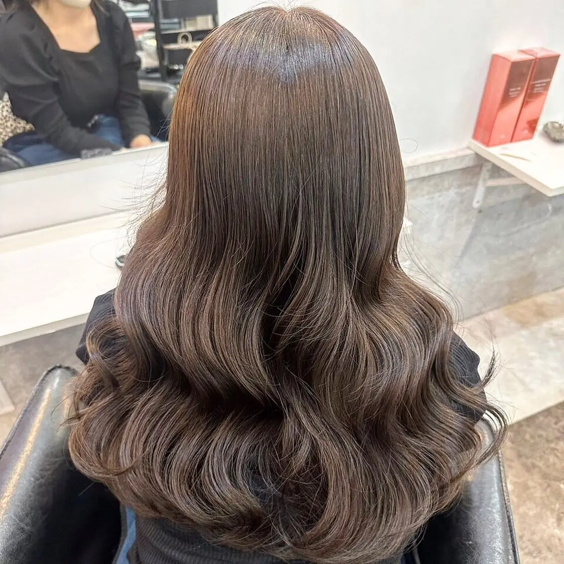 ロング カラー ブラウンカラー チョコレートブラウン 透明感カラー 韓国風ヘア ロング ヘアカラー エクステ あみ/暗髪オリ ーブ特化🍃髪質改善のヘアスタイル