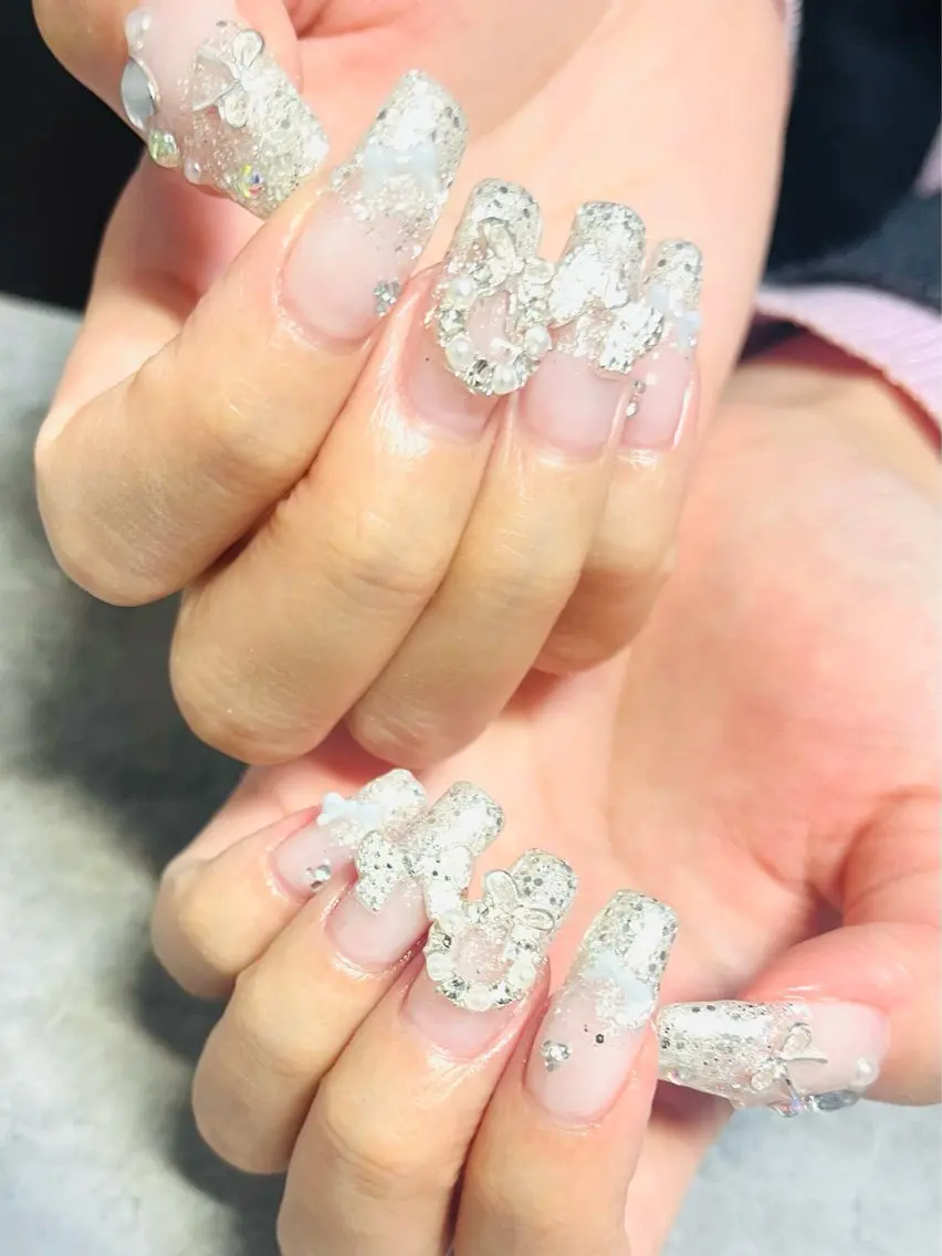 ネイル シルバー 冬ネイル クリスマス ハンドネイル ハンドケア ベテランネイル cnc  nailのネイルデザイン
