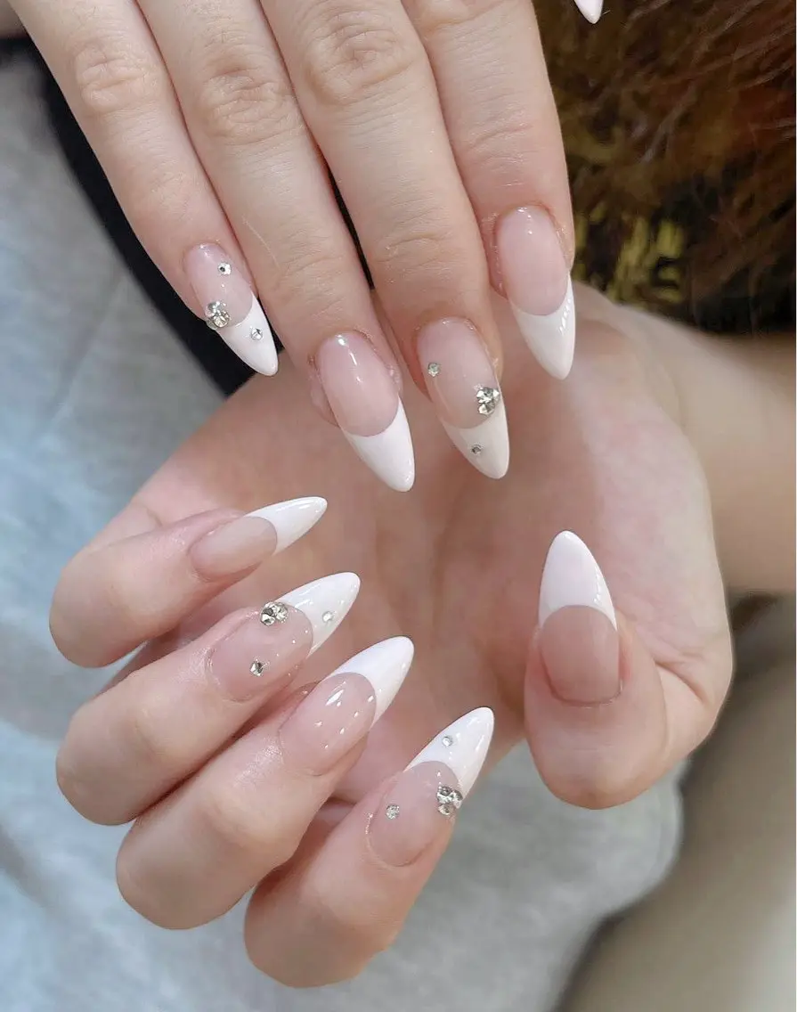 ネイル 長さ出し ガーリー キラキラネイル 韓国ネイル 水色 ハンドネイル ICE Nailsのネイルデザイン