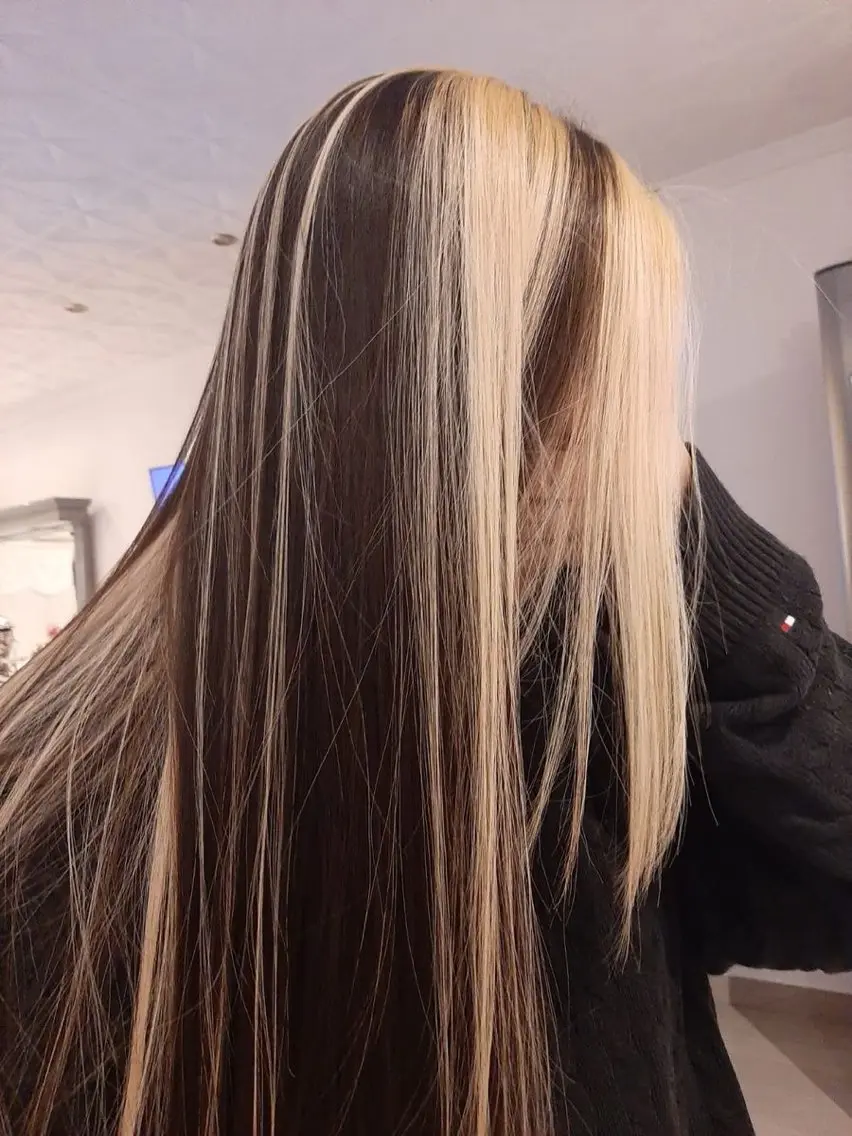 ロング ヘアカラー 愛瑠奈 erunaのヘアスタイル