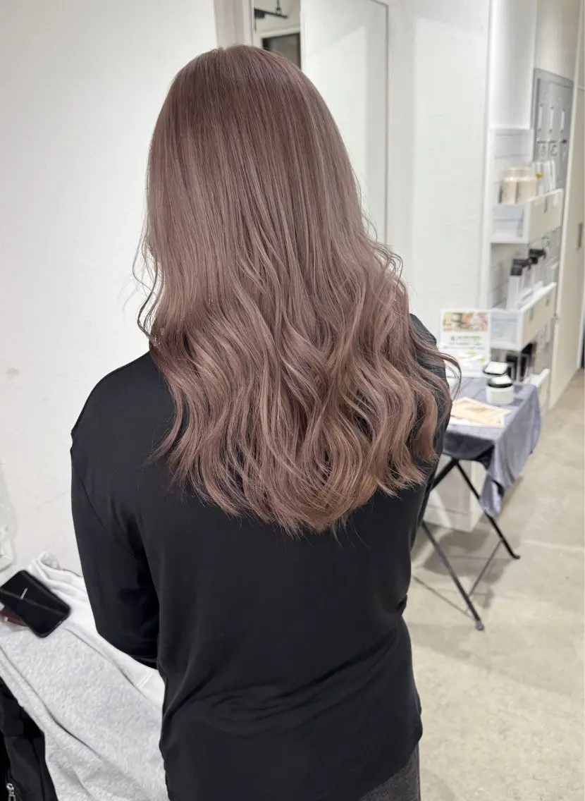 ロング カラー ハイトーン/レイヤー /艶カラー🎀のヘアスタイル