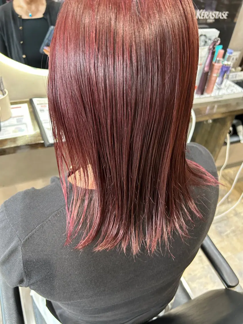 カラー ピンクカラー レッドカラー バイオレットカラー 濱田 里江のヘアスタイル