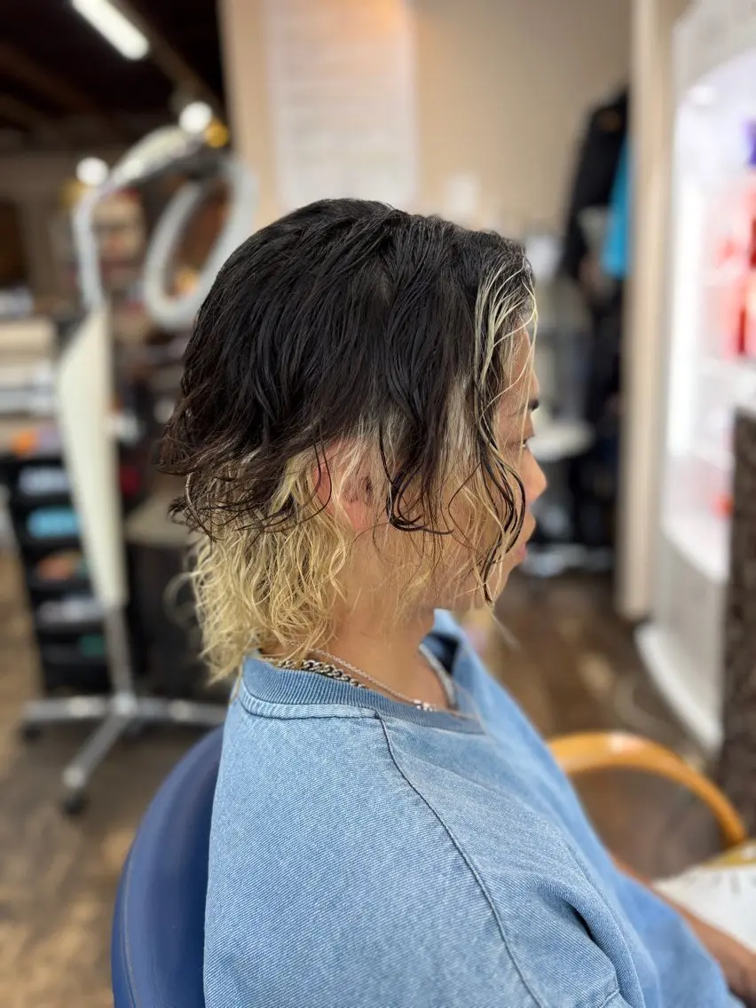 ミディアム カラー パーマ メンズ ミディアムパーマ メンズブリーチ メンズパーマ ブリーチ 山本 健生のヘアスタイル