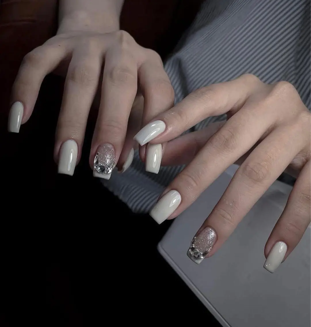 ネイル アートネイル 長さ出し ジェルネイル マグネットネイル ニュアンスネイル ハンドネイル Cloudy Chan Nailのネイルデザイン