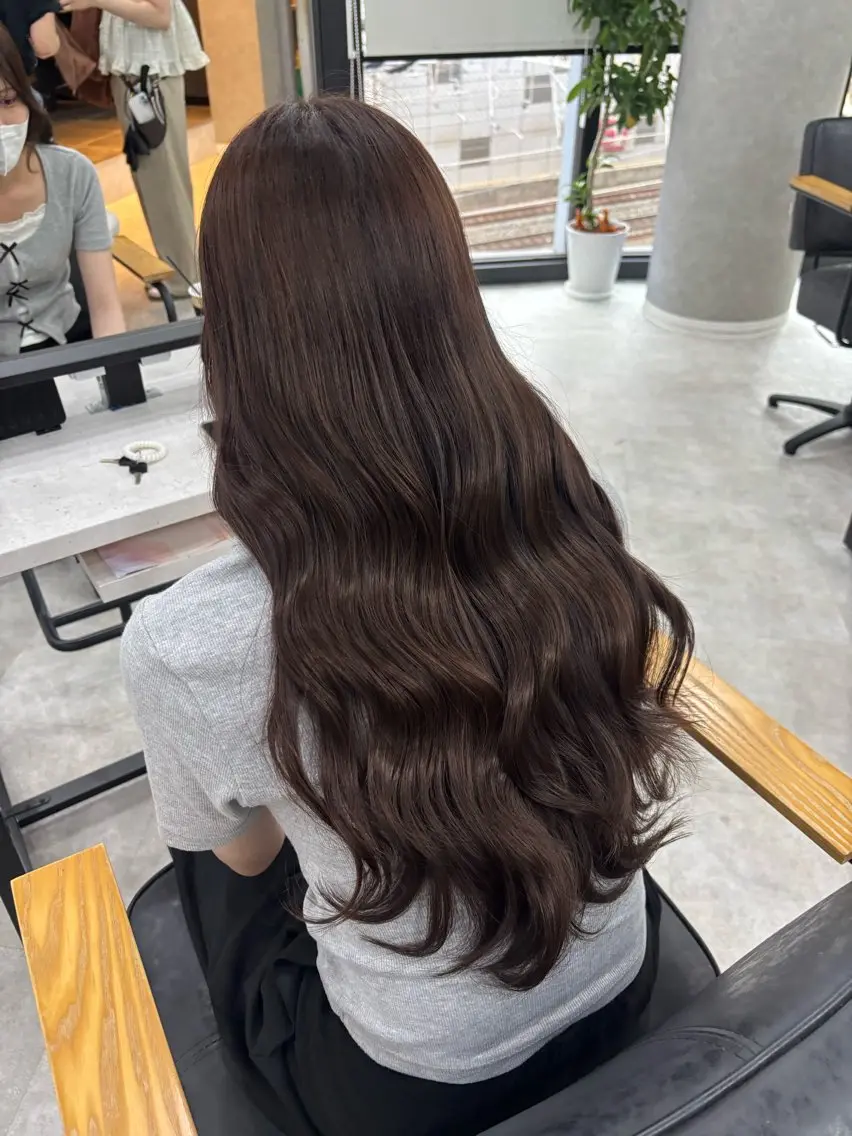 ロング カラー ブラウンカラー チョコレートブラウン ヘアカラー トリートメント 透明感カラー×顔周り カットhinata♡のヘアスタイル