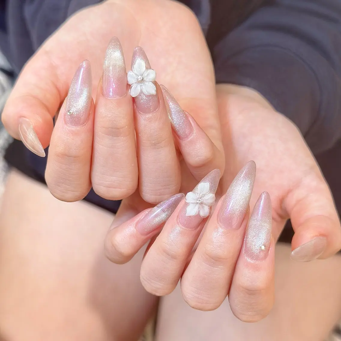 人気🆙🫧【夏トレンド】🫧氷花・3Dフラワーネイル2本💅🏻¥8980の写真