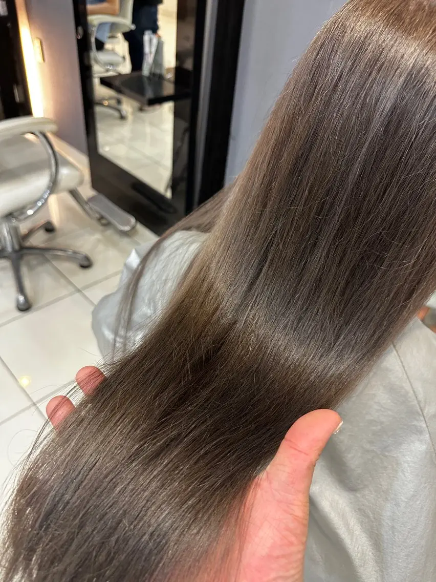 ロング カラー アッシュ ベージュカラー ハイライトカラー ハイライト ヘアカラー トリートメント デザインカラー✨🦄 透明感カラー✨ヒカルのヘアスタイル