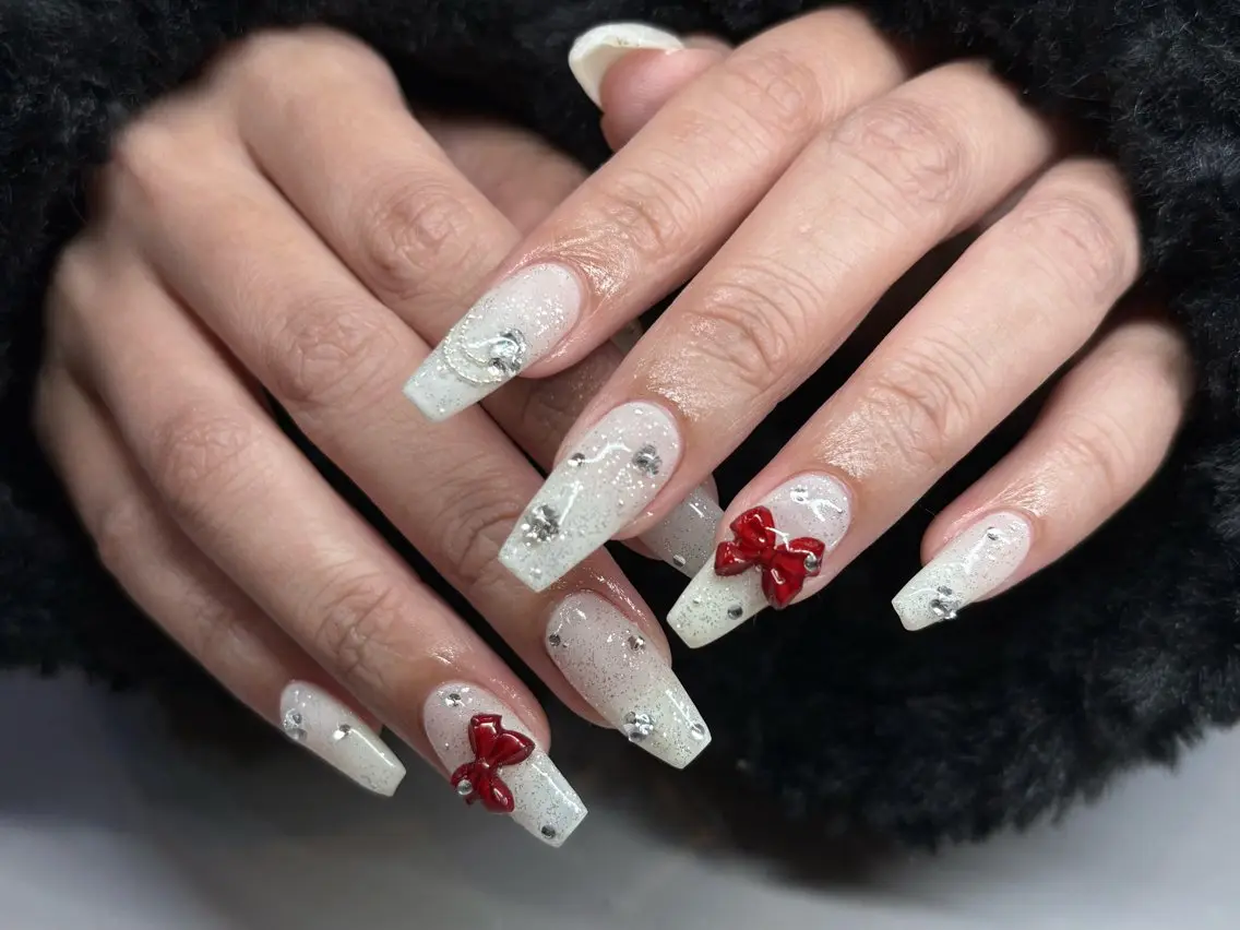 セミロング ハンドネイル MELL AOIのネイルデザイン