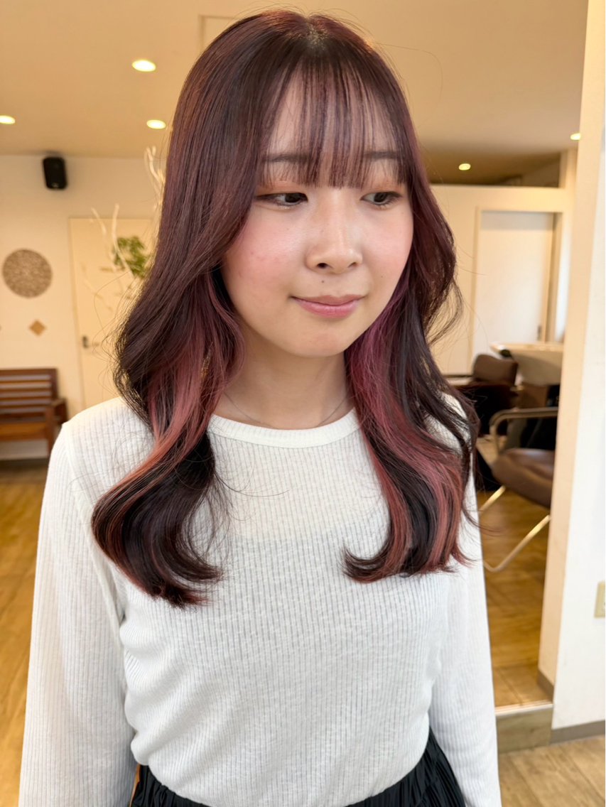 セミロング カラー インナーカラー ンジハ えみのヘアスタイル