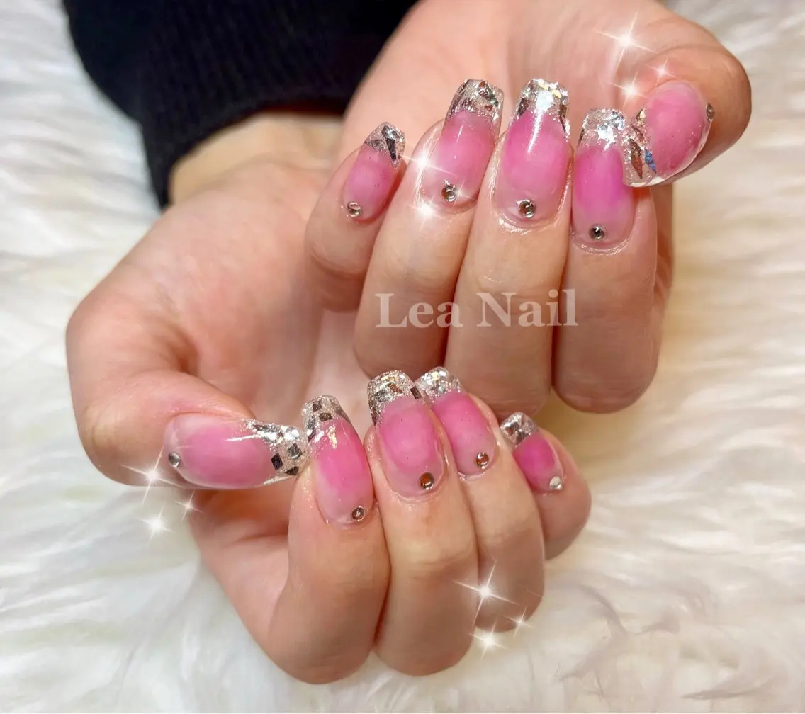 ネイル チークネイル フレンチネイル ガラスフレンチ Lea Nailのネイルデザイン