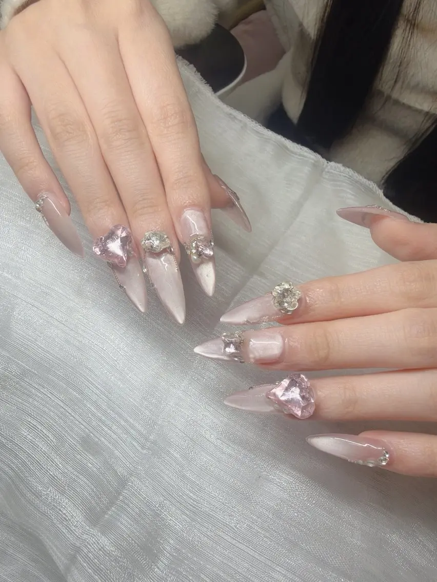 ネイル ハンドネイル Lee Nailsのネイルデザイン