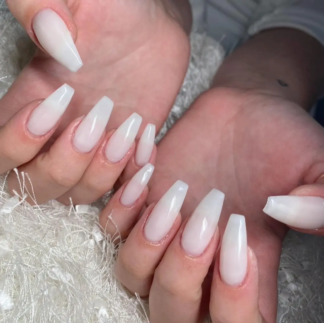 ネイル 長さ出し フレンチネイル ジェルネイル グラデーション 韓国ネイル ハンドネイル Nail&eye Belire 新宿のネイルデザイン