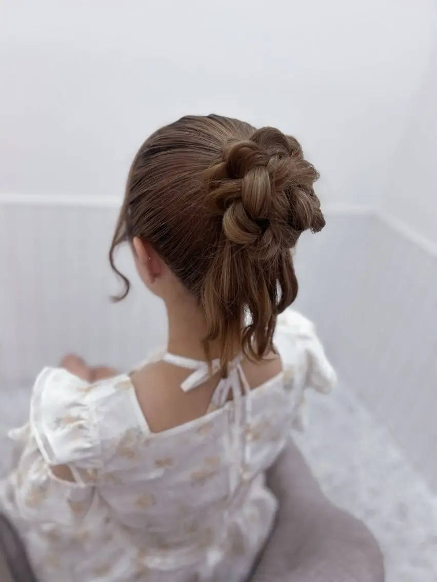 ロング ヘアアレンジ お団子ヘア ヘアセット 徳倉 碧葉のヘアスタイル