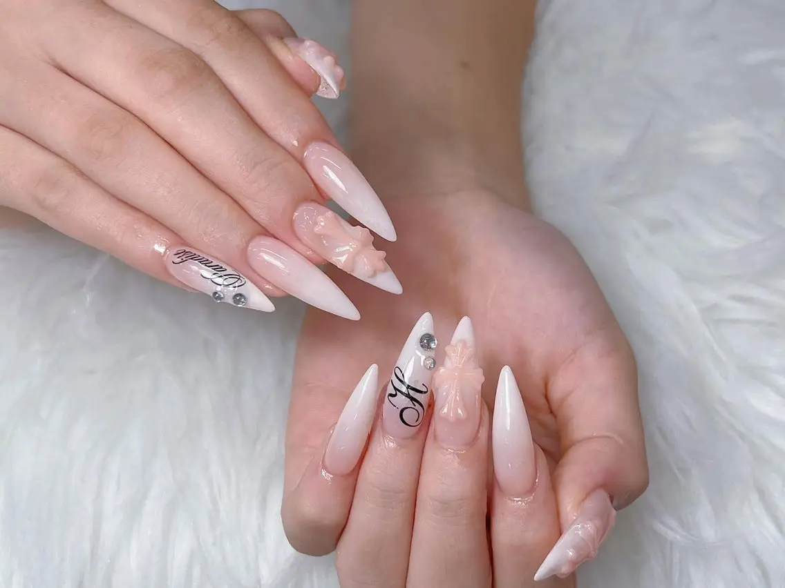 ネイル AURA NAIL 上前津のネイルデザイン