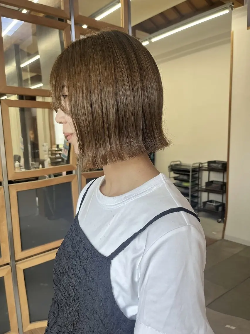 ミディアム カラー カット ヘアカラー トリートメント 足立 七彩のヘアスタイル