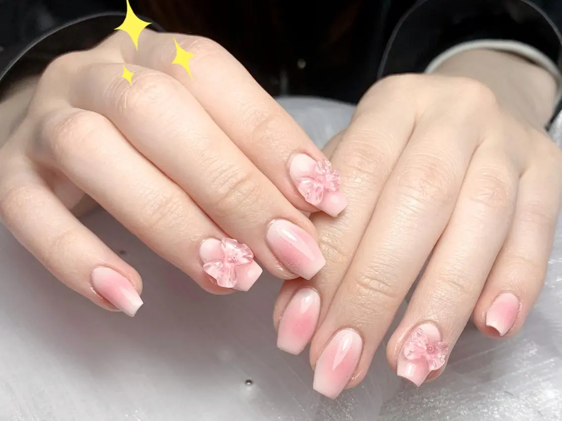 ネイル オーロラネイル チークネイル 長さ出し フットネイル フレンチネイル ハンドネイル ハンドケア Pretty nailのネイルデザイン