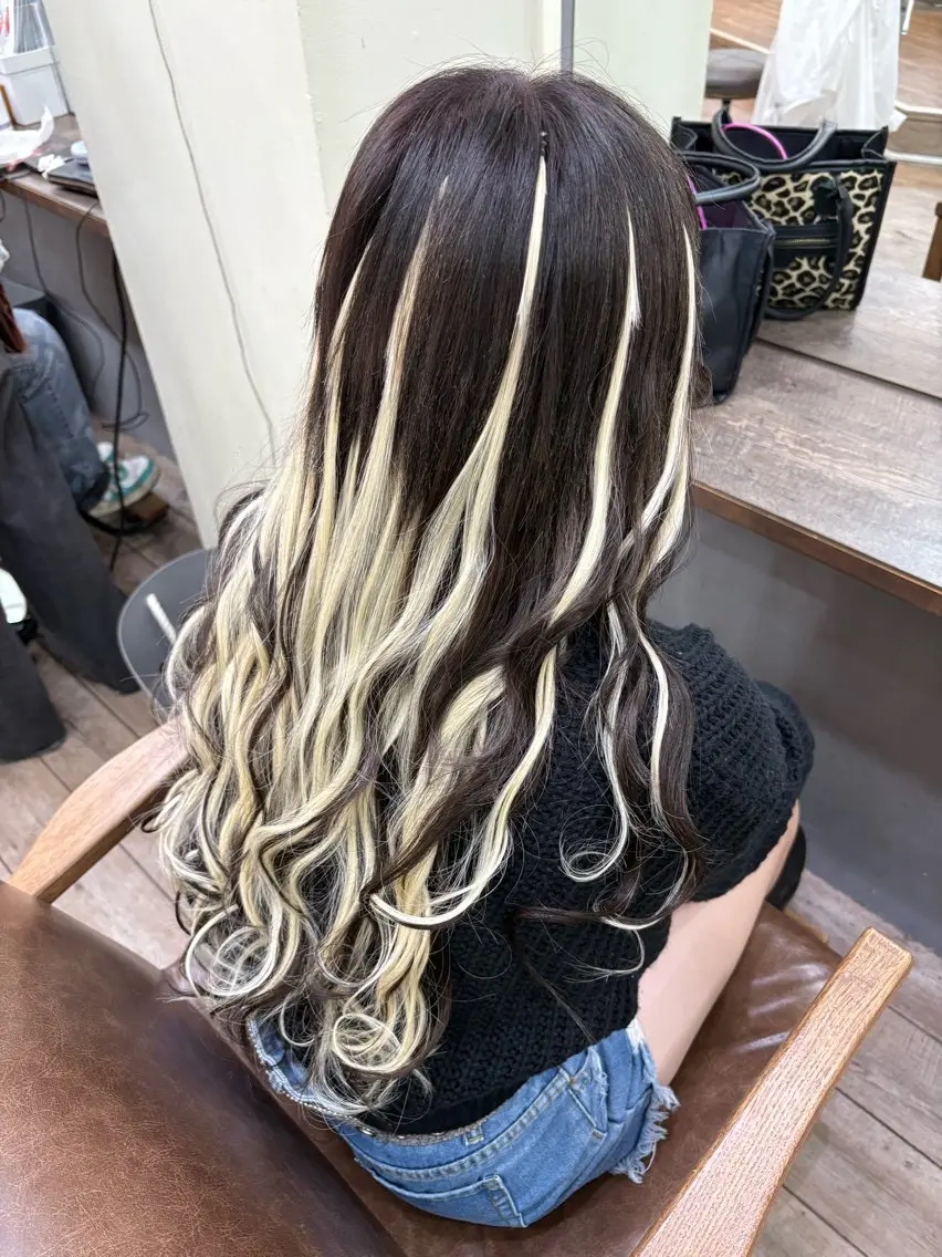 ロング エクステ ハイライト エクステ WEST OLAND 黒坂佳乃のヘアスタイル