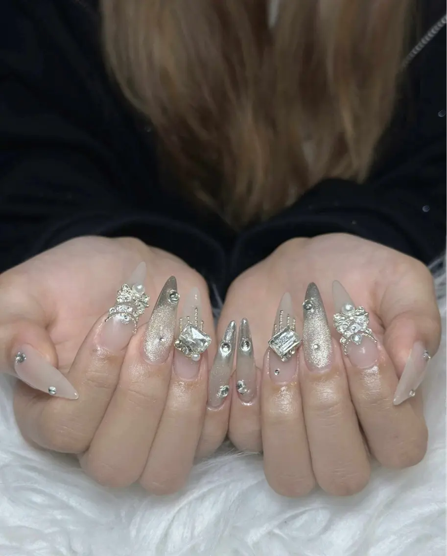 ネイル オーロラネイル ボルドー ブラウン 氷ネイル・うるうるネイル キラキラネイル ハンドネイル Julli NailStudioのネイルデザイン