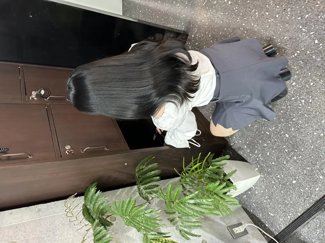 ロング カラー 透明感カラー 顔まわりレイヤー 韓国風ヘア レイヤーカット ロング カット トリートメント 要プライベートサロン vert🌿マルイ裏のヘアスタイル