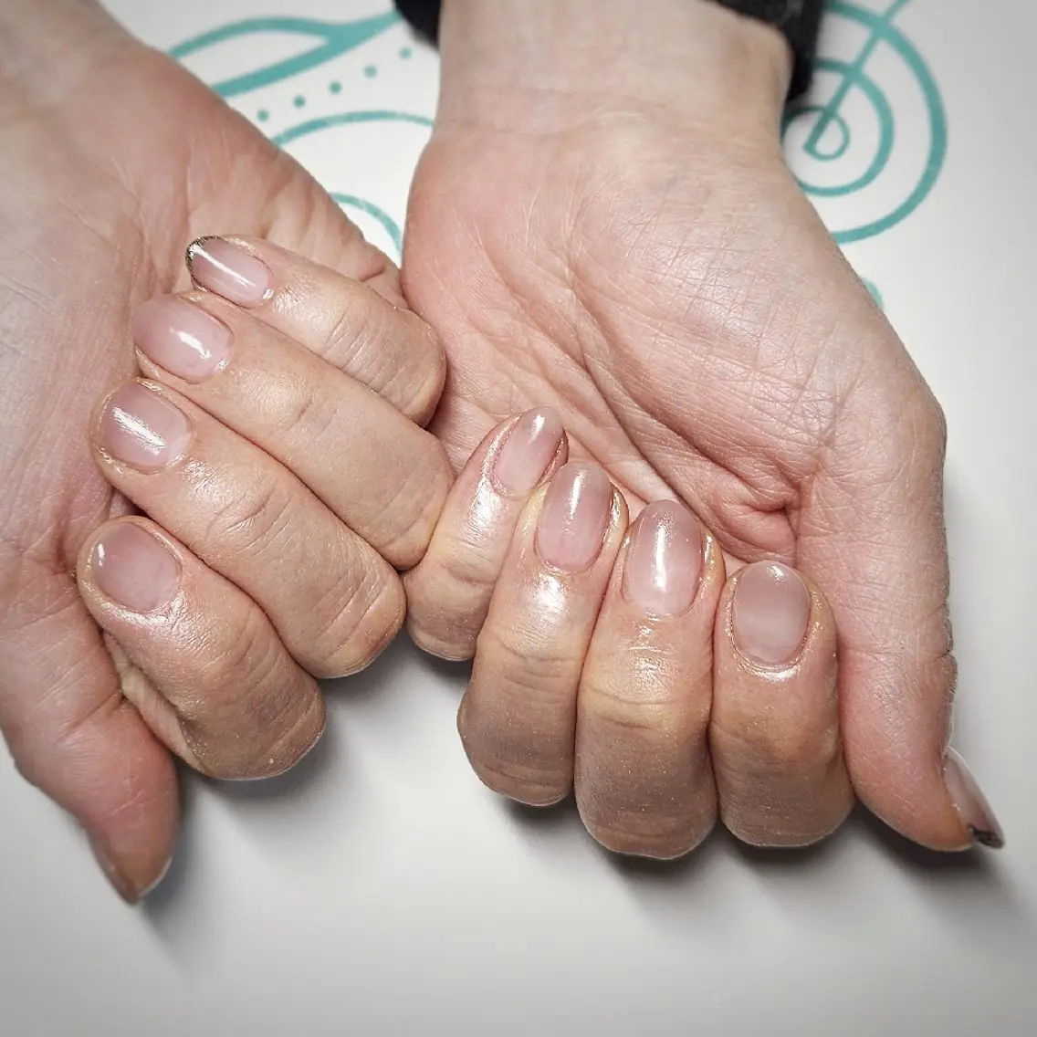 ネイル アートネイル グラデーション シンプルネイル ハンドネイル Y. Saoriのネイルデザイン