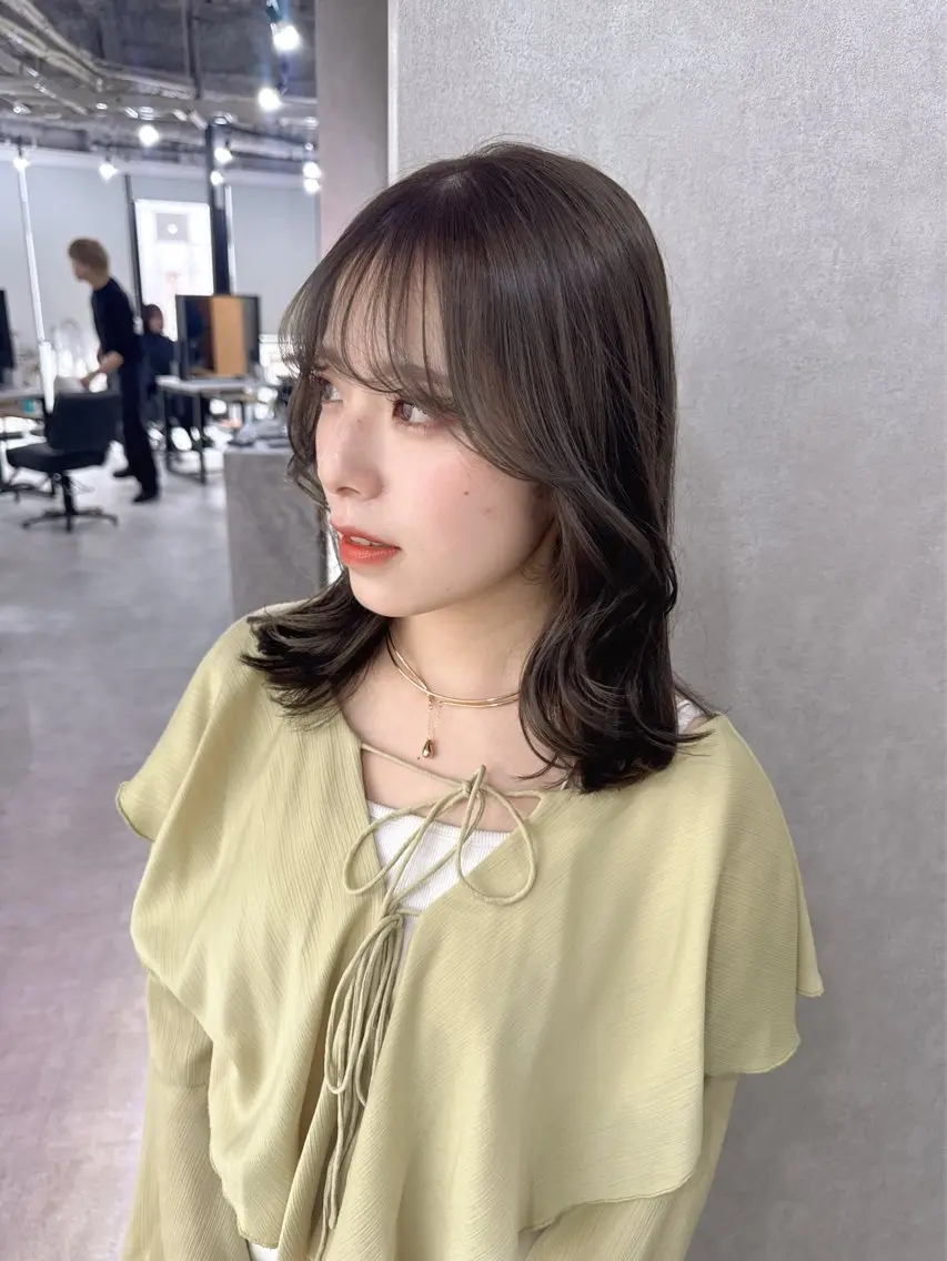 大人気メニュー))顔まわりカット＋透明感カラーの写真