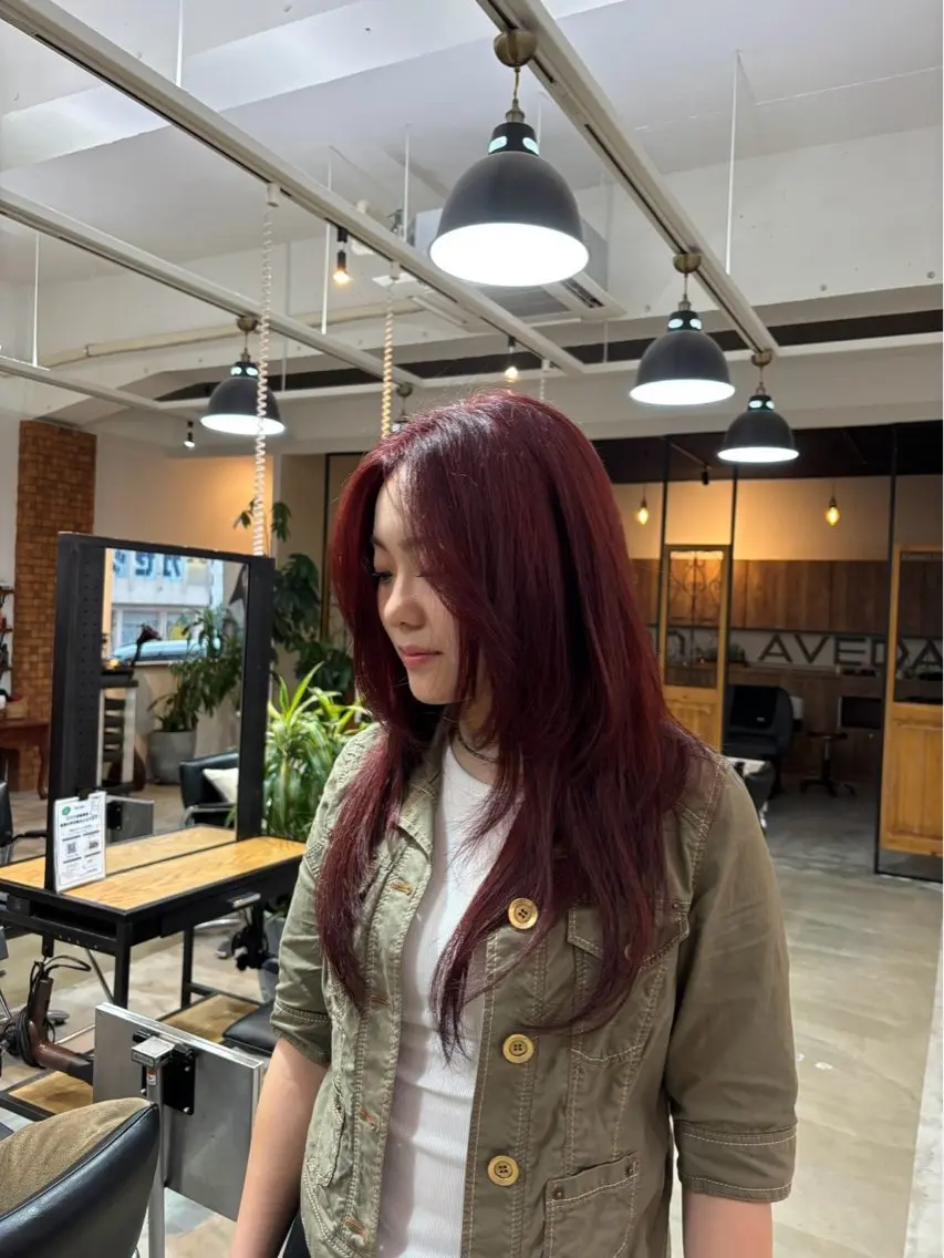 カラー ボルドーカラー くるみ avedaのヘアスタイル