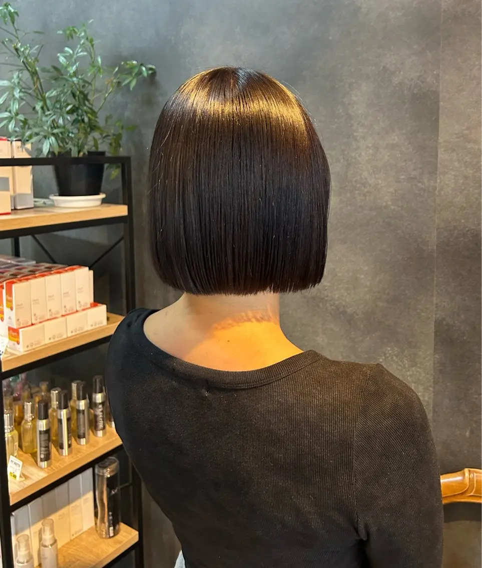 ショート カラー 切りっぱなしボブ 透明感カラー ボブ トリートメント ヘアカラー トリートメント レディース特化/ 前橋/よしかわあんみのヘアスタイル