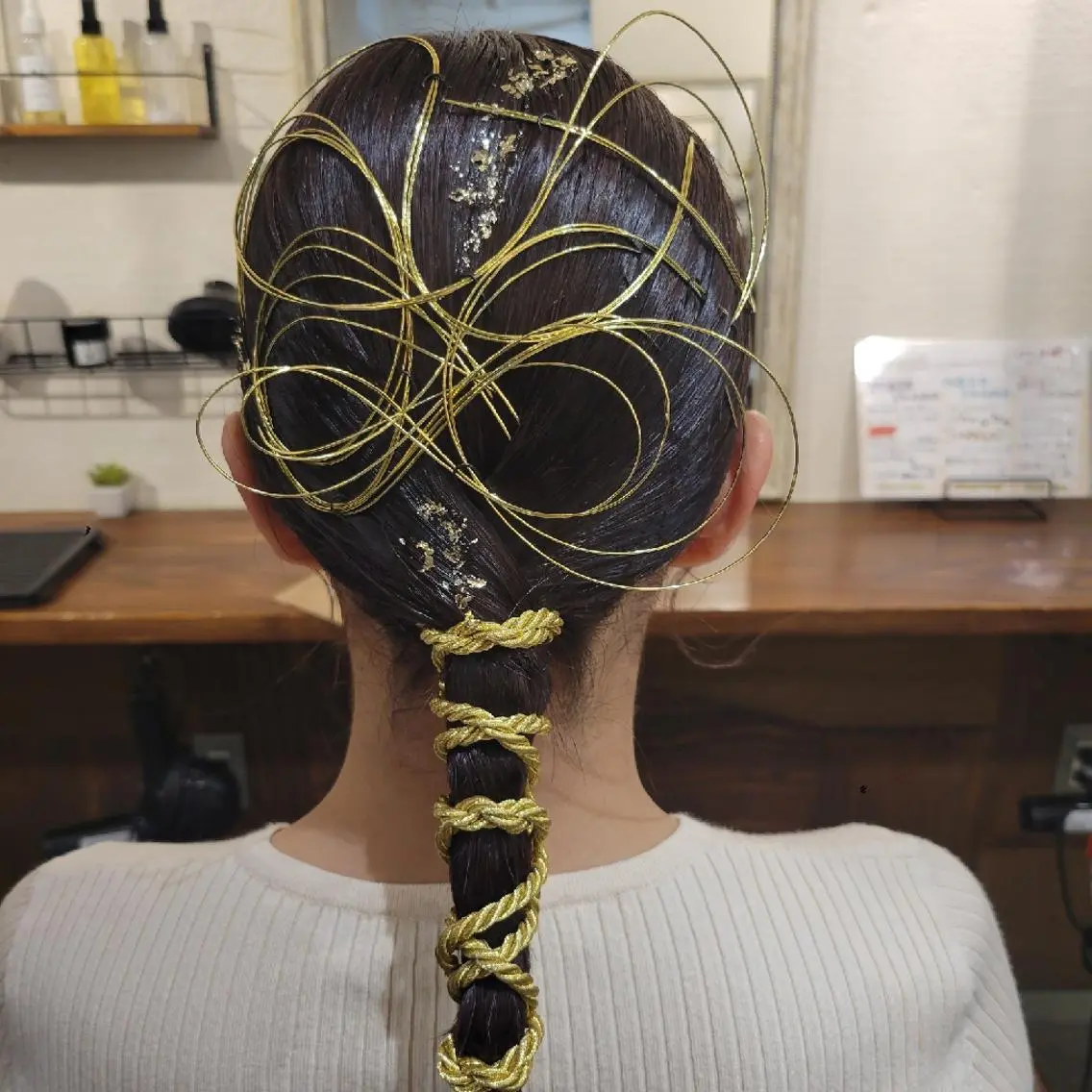 ヘアアレンジ 成人式 卒業式のヘアスタイル ヘアセット 🇰🇷透明感×ハイ トーン🌟tomoのヘアスタイル