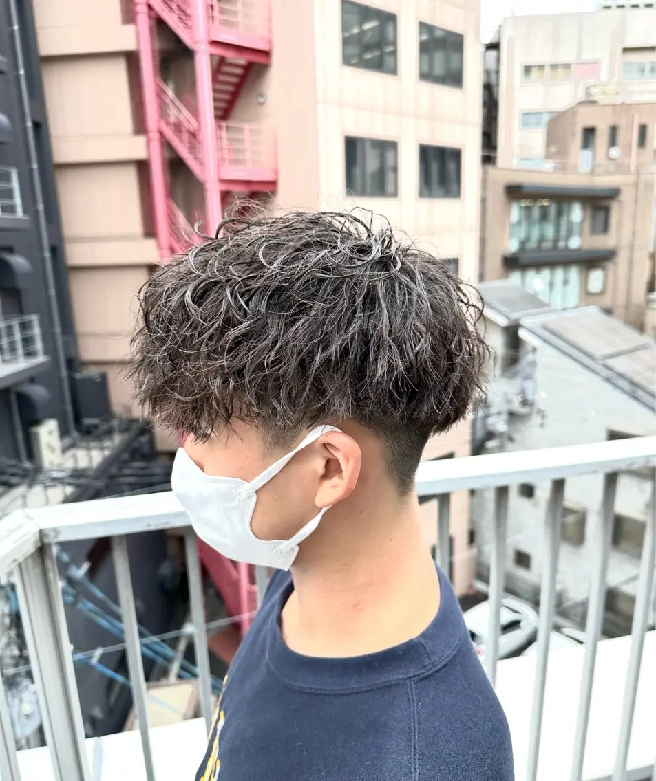 パーマ メンズ アップバング マッシュ メンズパーマ メンズツイストパーマ ツイストスパイラルパーマ 梅田中崎町メンズ 美容師ユースケのヘアスタイル