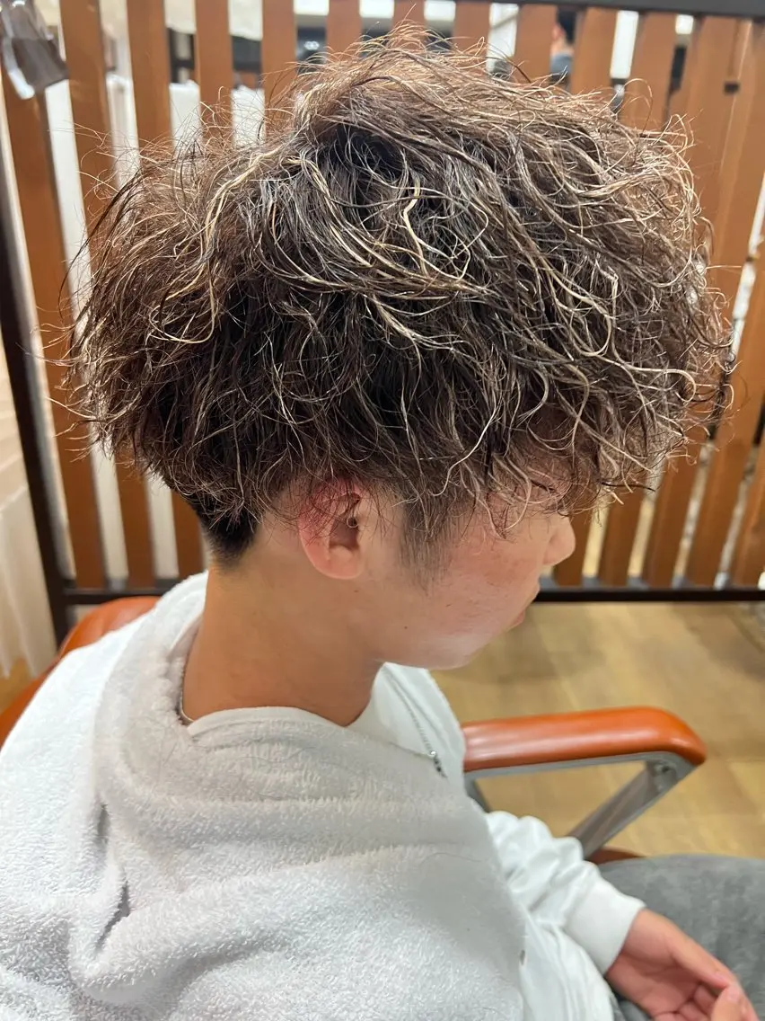 パーマ メンズ 渡邉 来伸のヘアスタイル