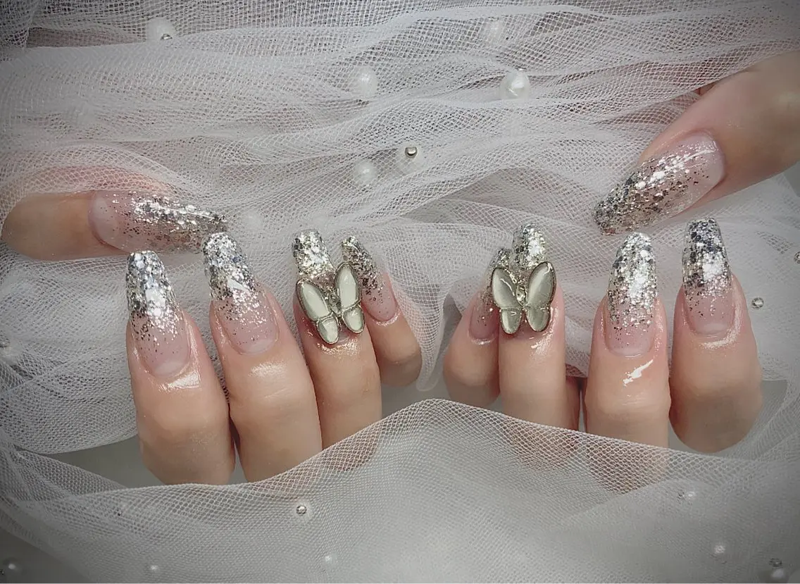 ネイル I-nailロング /ワンホン/キラキラのネイルデザイン