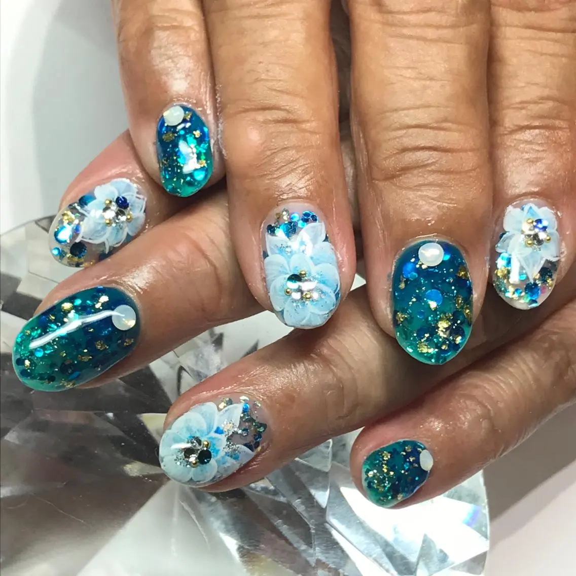 ネイル ホログラムネイル 持ち込み YUN 💅のネイルデザイン