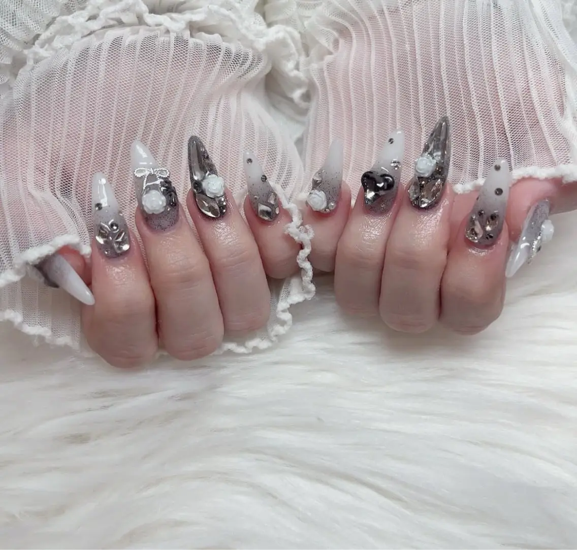 ネイル アートネイル フラワーネイル フレンチネイル ジェルネイル グラデーション ハンドネイル Ryu Nail NekoChanのネイルデザイン