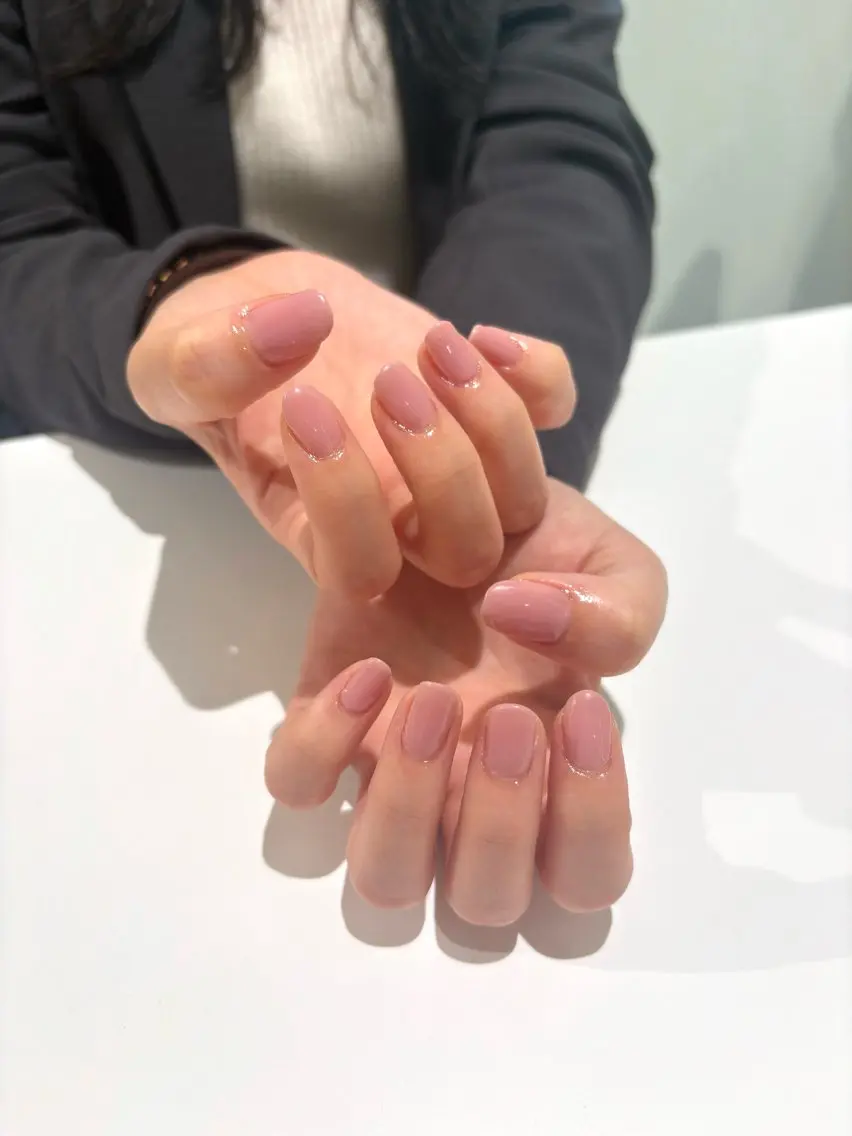 ネイル ワンカラーネイル 🪞𝐻𝑎𝑛𝑎 ♡₊˚🎀のネイルデザイン